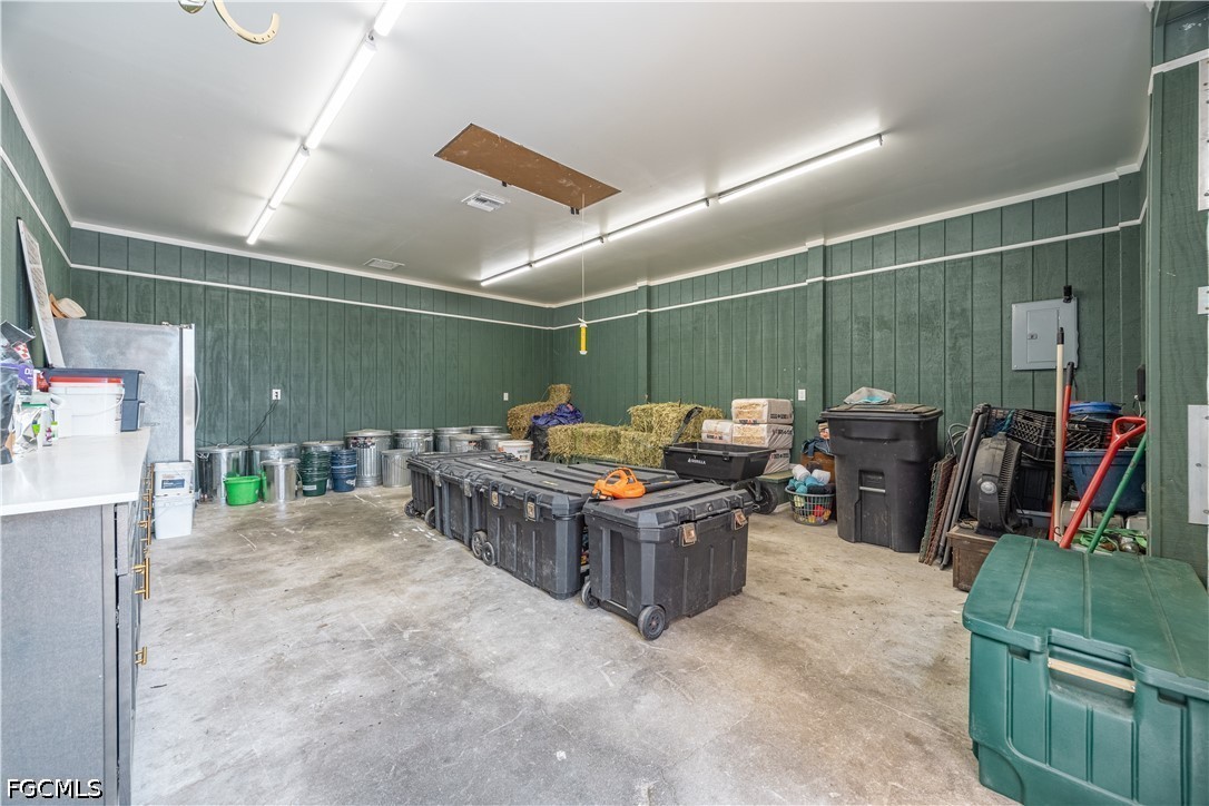 21531 N River, Alva, FL 33920
