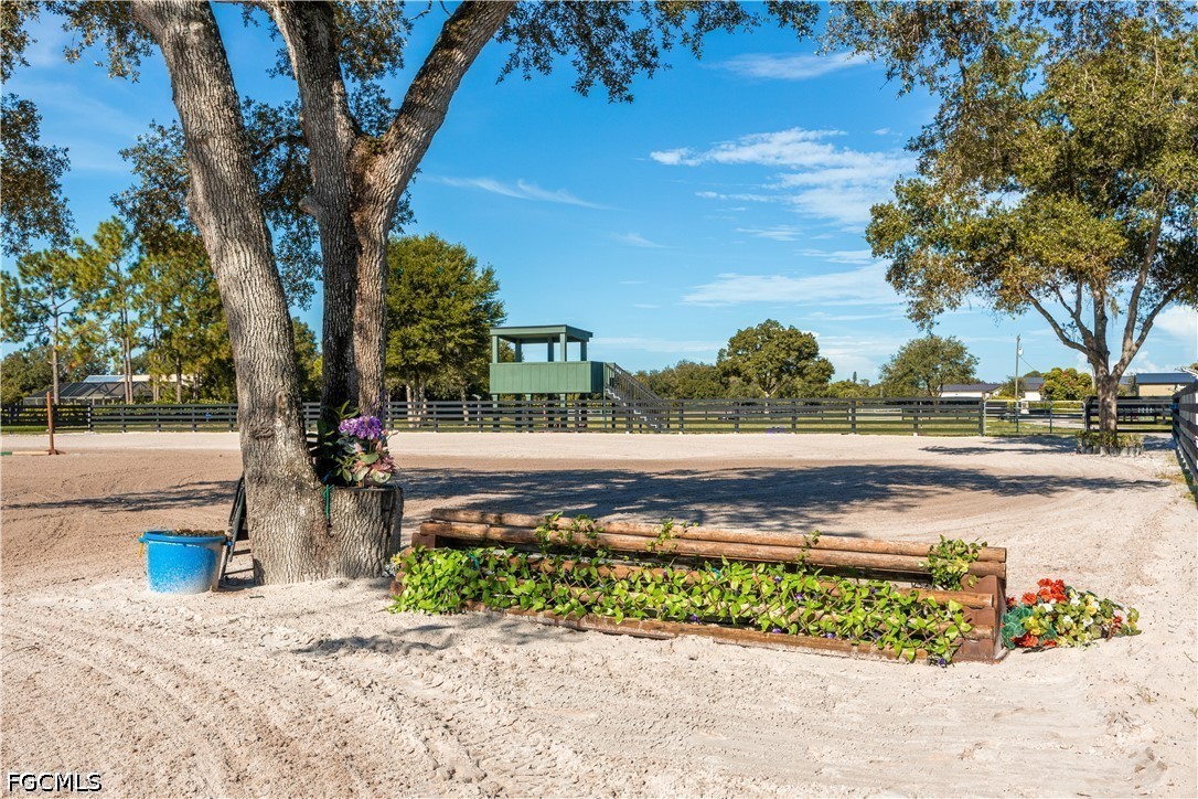 21531 N River, Alva, FL 33920