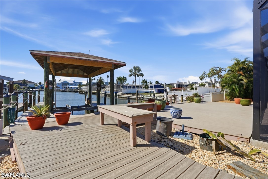 Dock