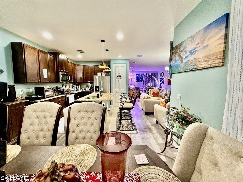 DiningArea