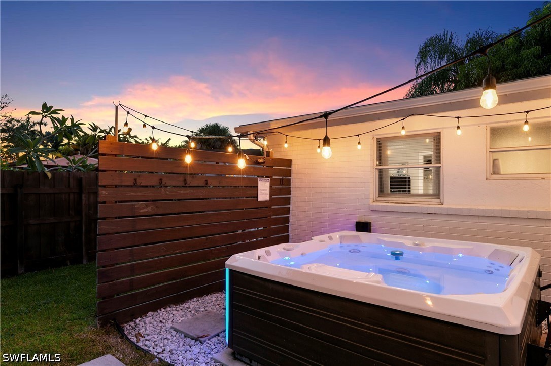 2160 Holiday, Naples, FL 34104