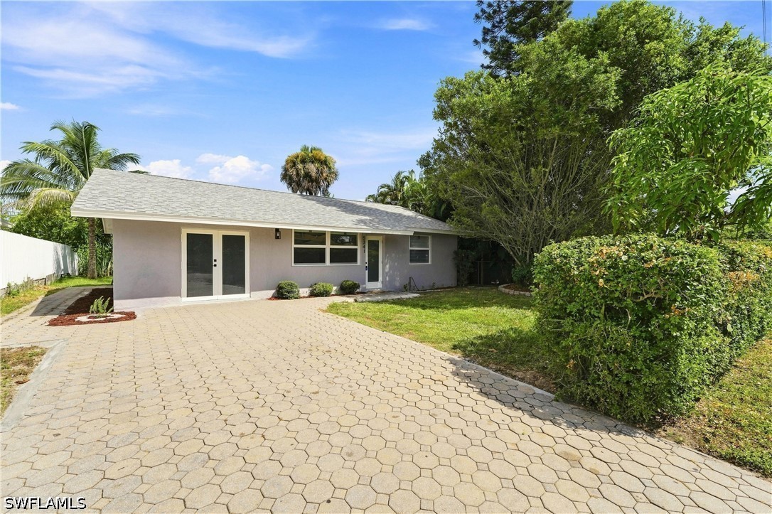 5341 Martin, Naples, FL 34113
