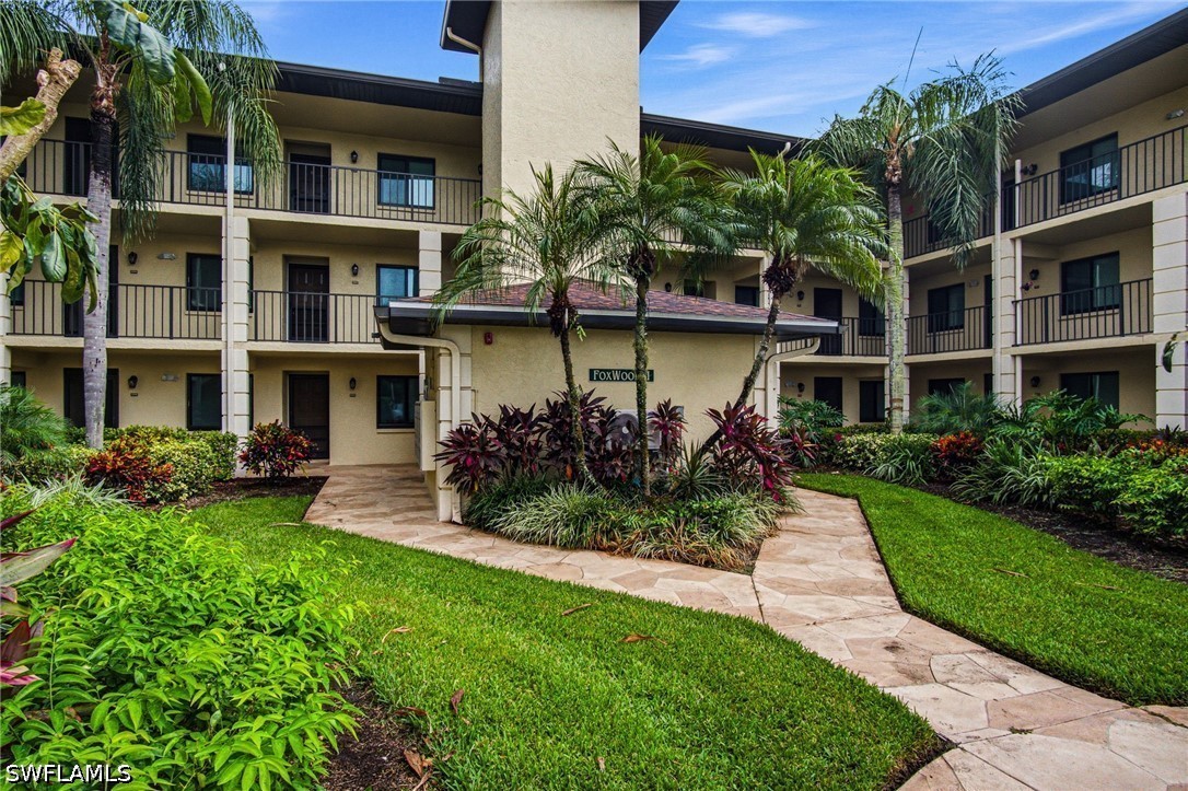 221 Fox Glen Unit 2302, Naples, FL 34104