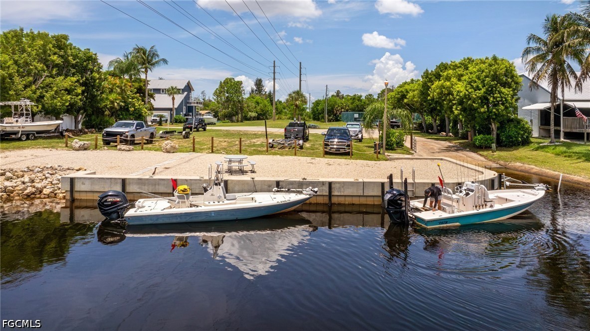 Dock