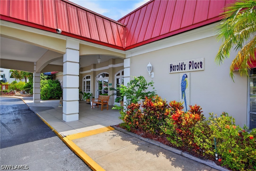 2555 9th Unit 204, Naples, FL 34103