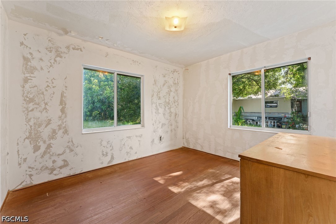 122 Evergreen, North Fort Myers, FL 33903