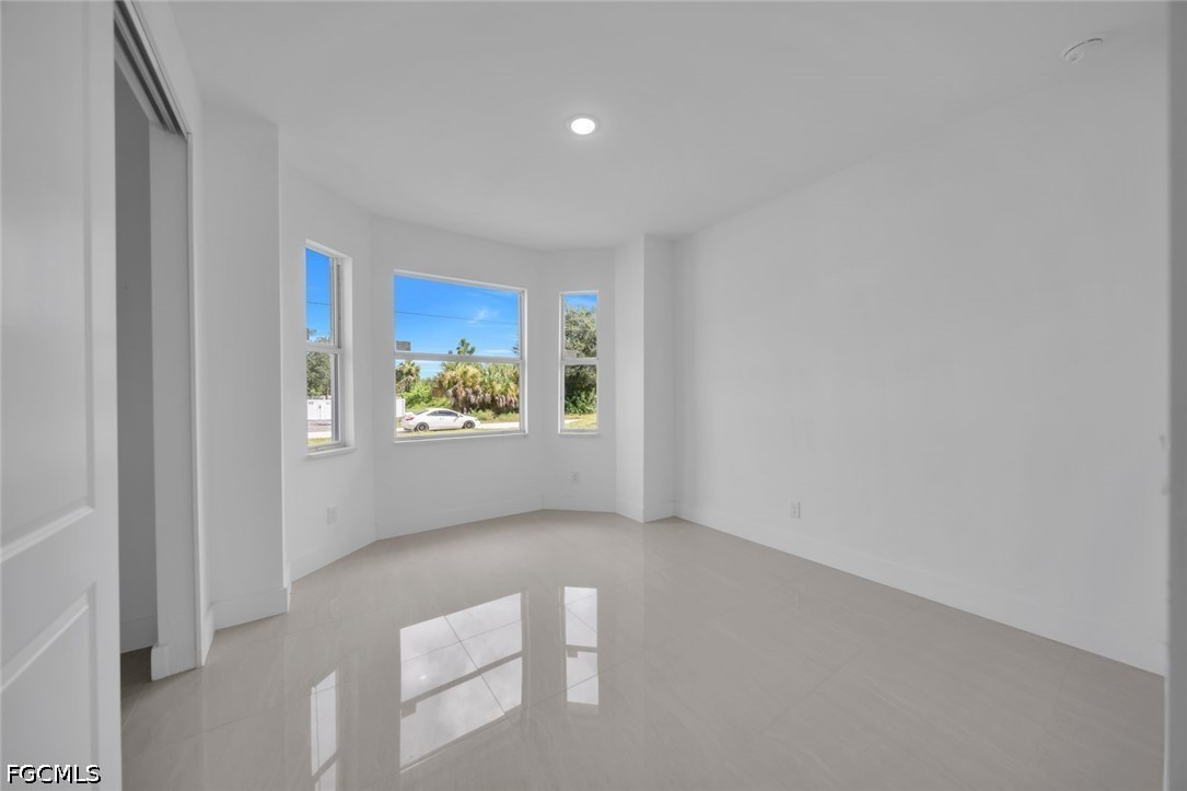 856 William Denver, Lehigh Acres, FL 33974