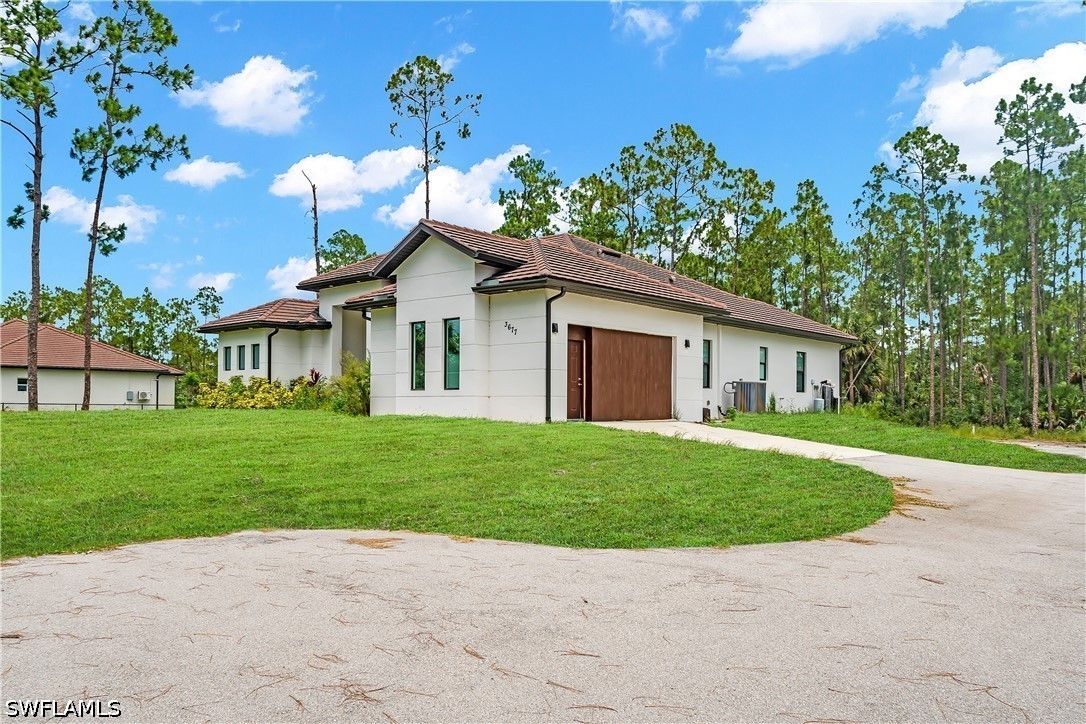 3677 8th, Naples, FL 34120