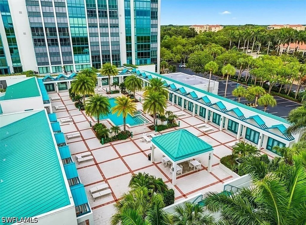 7515 Pelican Bay Unit 17b, Naples, FL 34108