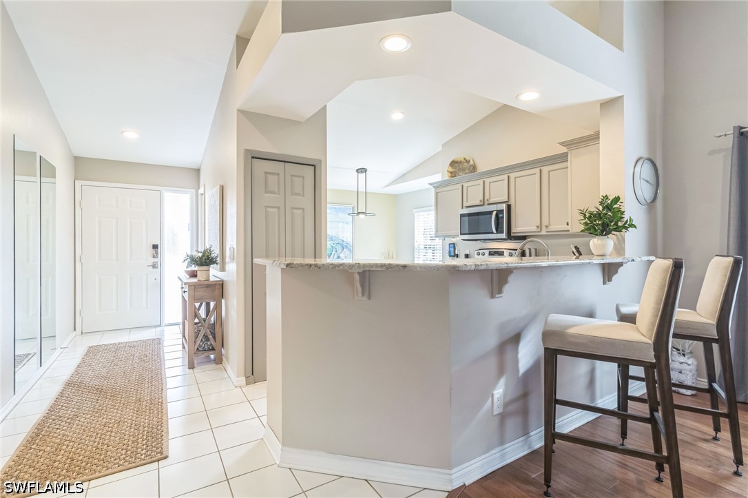 752 Wiggins Lake Unit 201, Naples, FL 34110