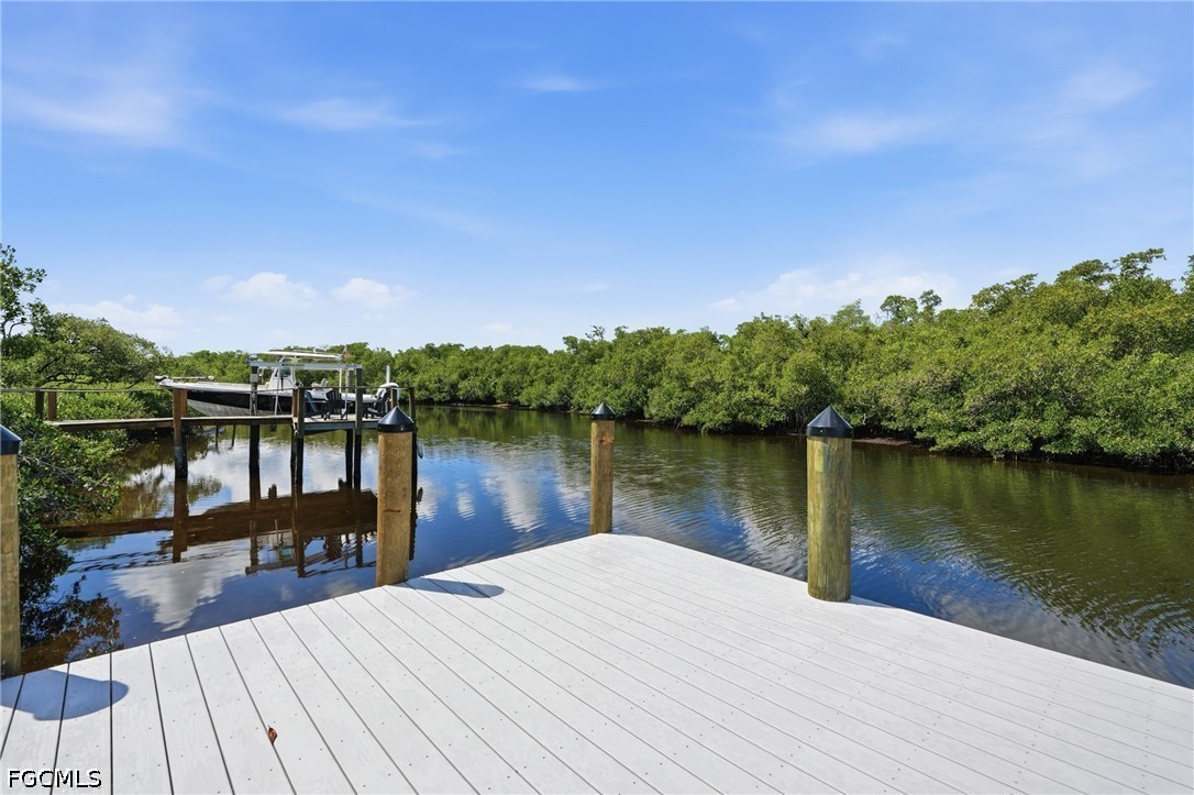 Dock
