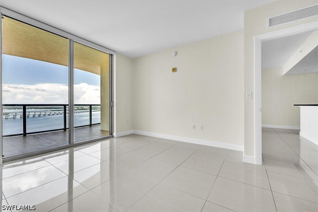 3000 Oasis Grand Unit 2802, Fort Myers, FL 33916