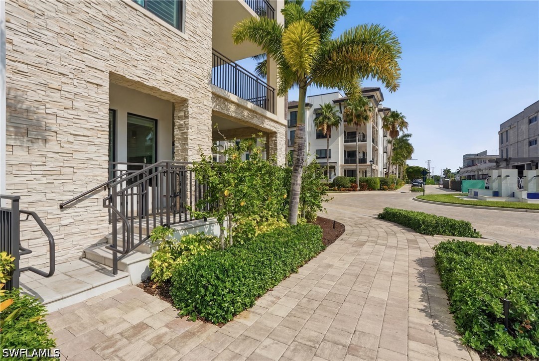 1130 3rd Unit 109, Naples, FL 34102