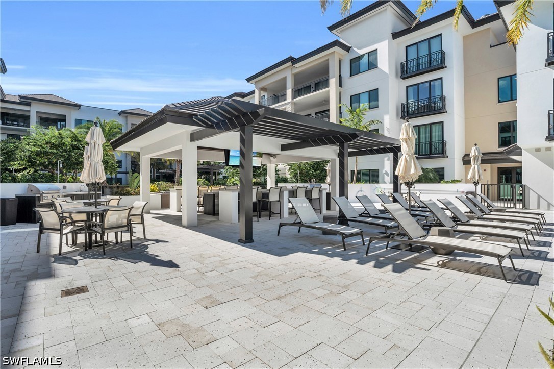 1130 3rd Unit 109, Naples, FL 34102