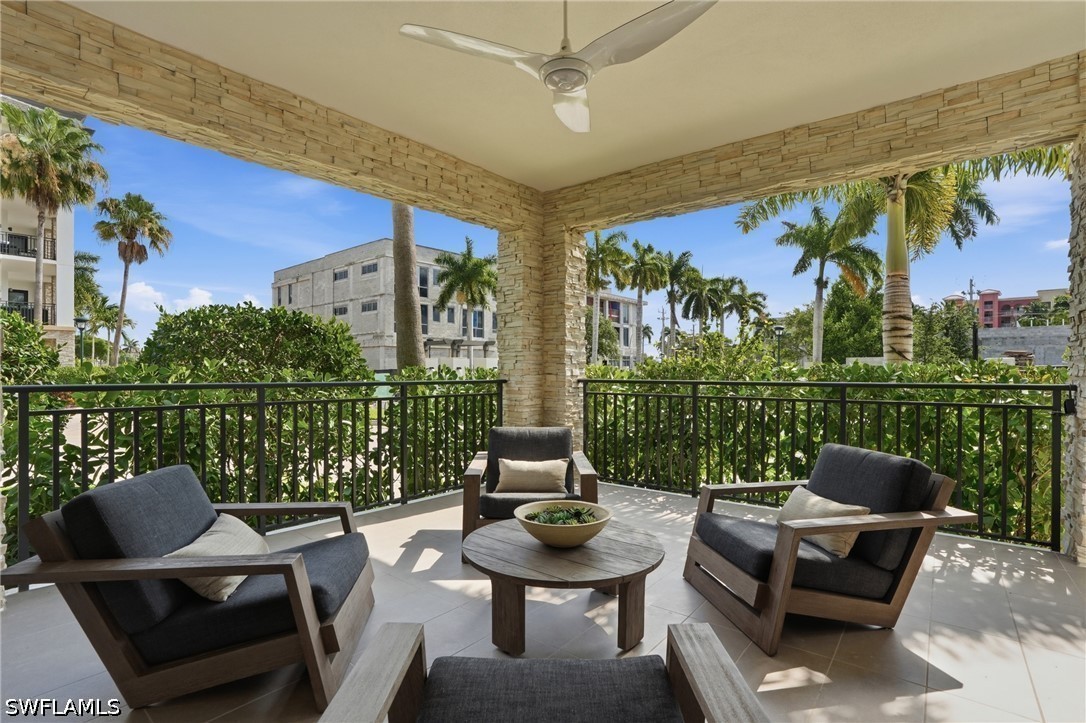 1130 3rd Unit 109, Naples, FL 34102