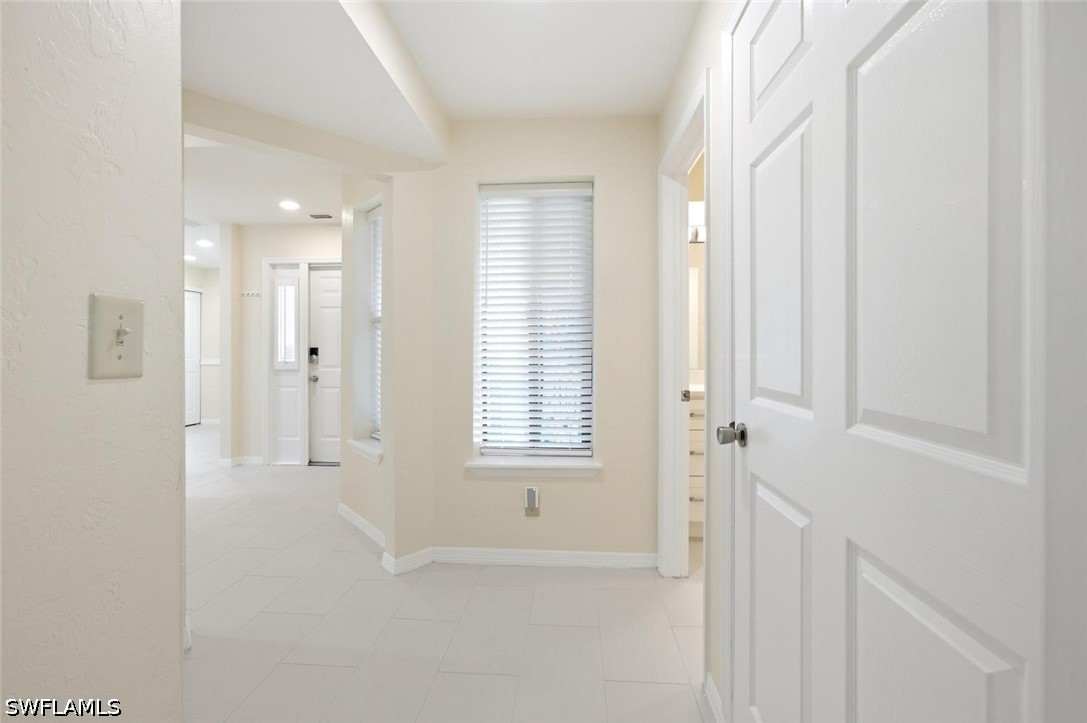 506 Courtside Unit E201, Naples, FL 34105