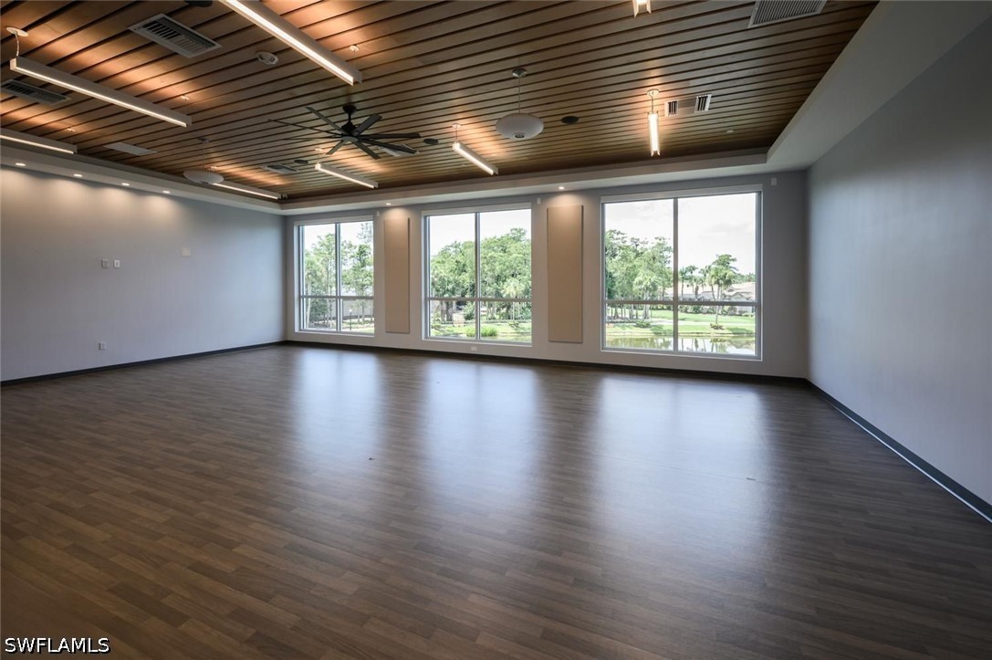 506 Courtside Unit E201, Naples, FL 34105