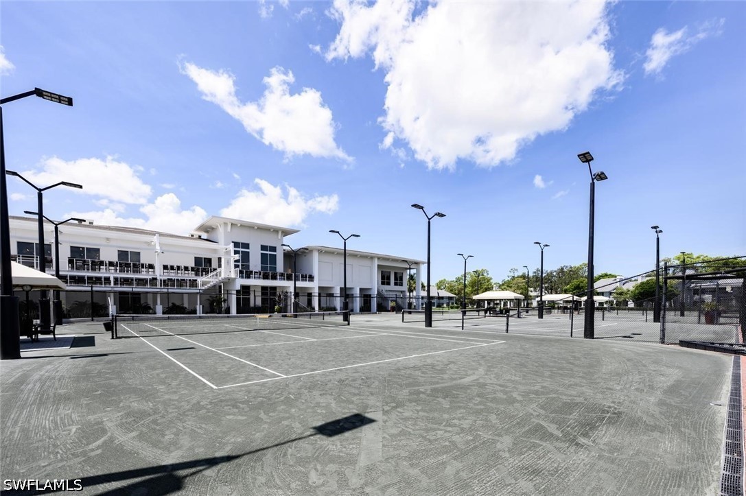 506 Courtside Unit E201, Naples, FL 34105