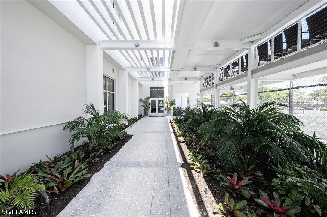 506 Courtside Unit E201, Naples, FL 34105