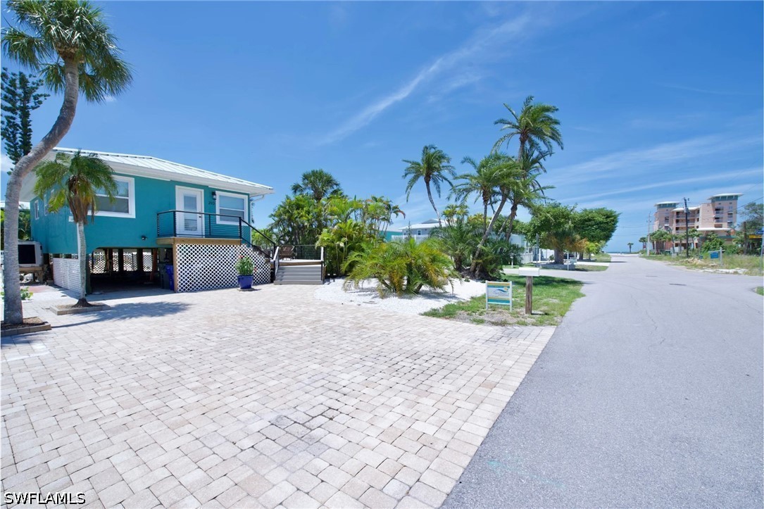 210 Dakota, Fort Myers Beach, FL 33931