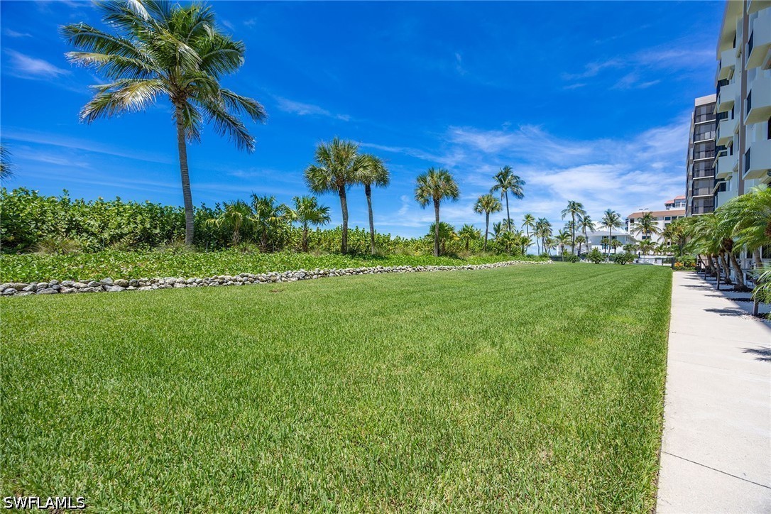 10475 Gulf Shore Unit 114, Naples, FL 34108