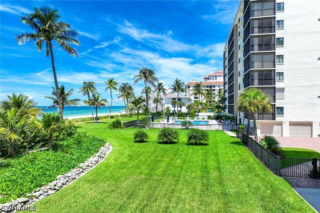 10475 Gulf Shore Unit 114, Naples, FL 34108