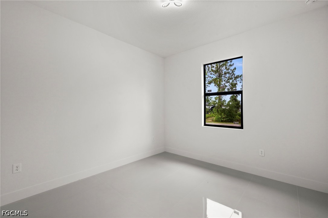 923 Bolivia, Lehigh Acres, FL 33974