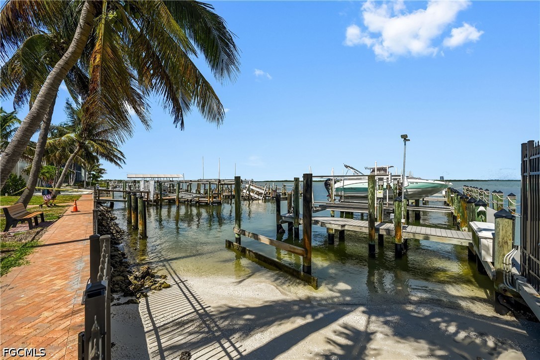 Dock