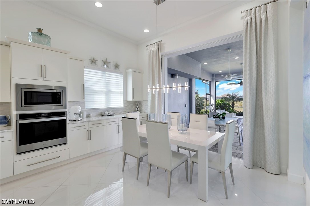 6245 Negril Isle, Naples, FL 34113