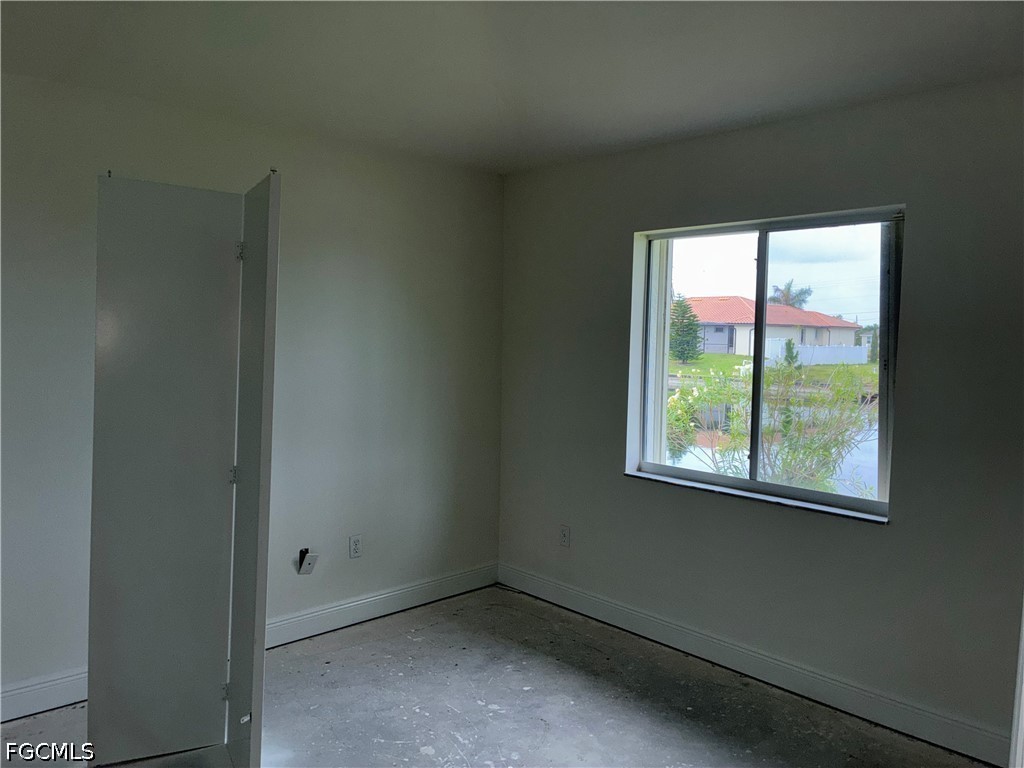 2810 14th, Cape Coral, FL 33993