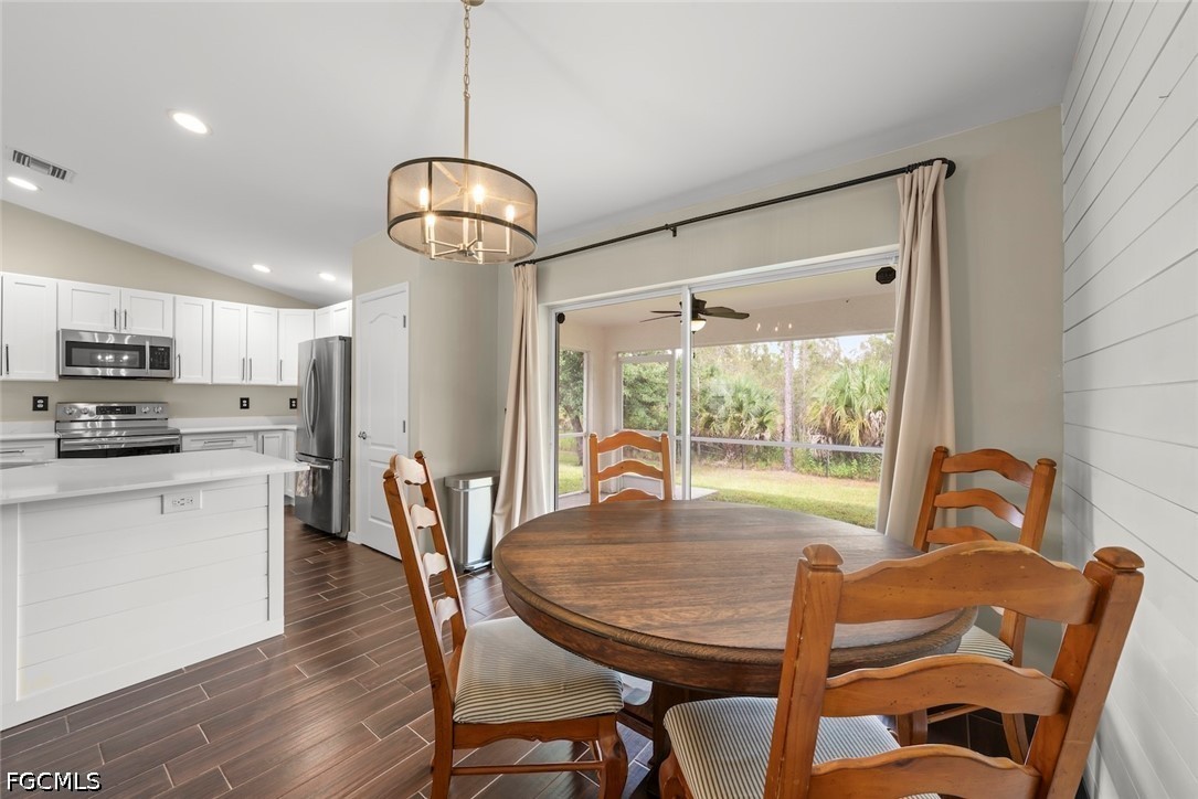 DiningArea