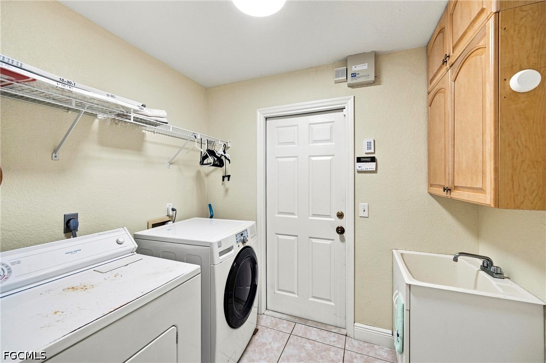 2138 5th, Cape Coral, FL 33990