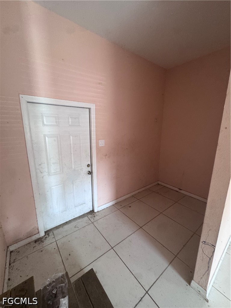 2935 Winona, North Fort Myers, FL 33917