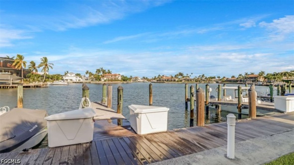 Dock
