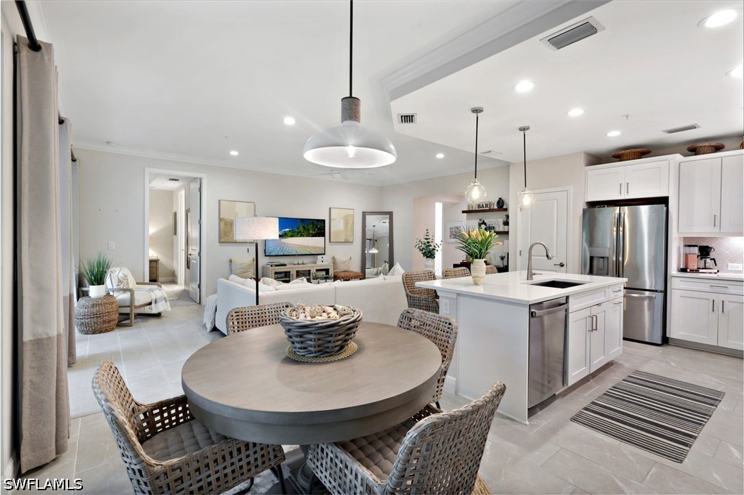 2542 Seychelles Unit 702, Naples, FL 34112