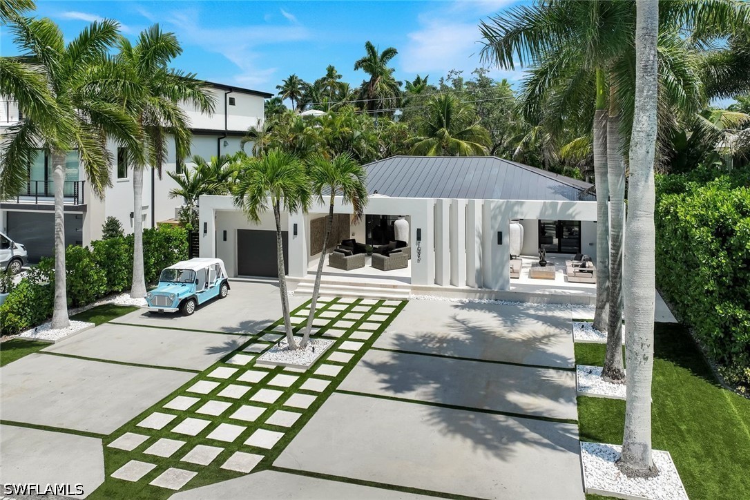 1095 Sandpiper, Naples, FL 34102