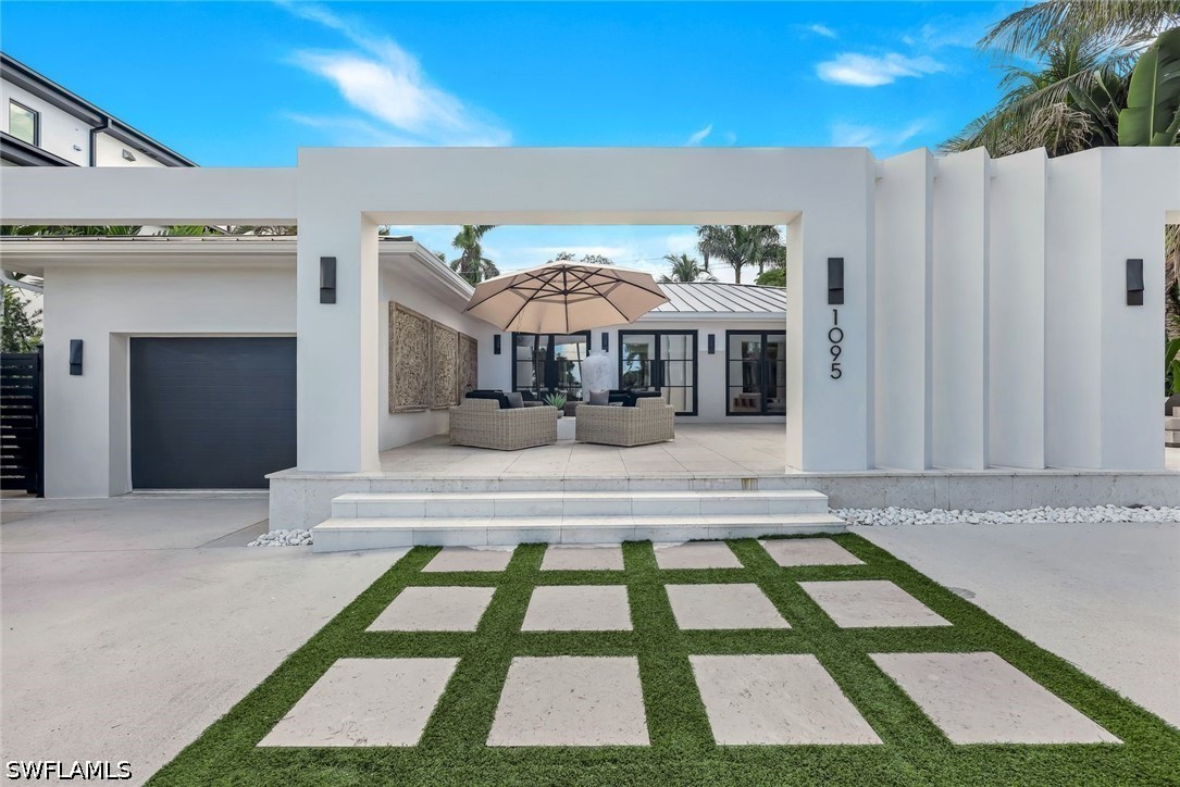 1095 Sandpiper, Naples, FL 34102