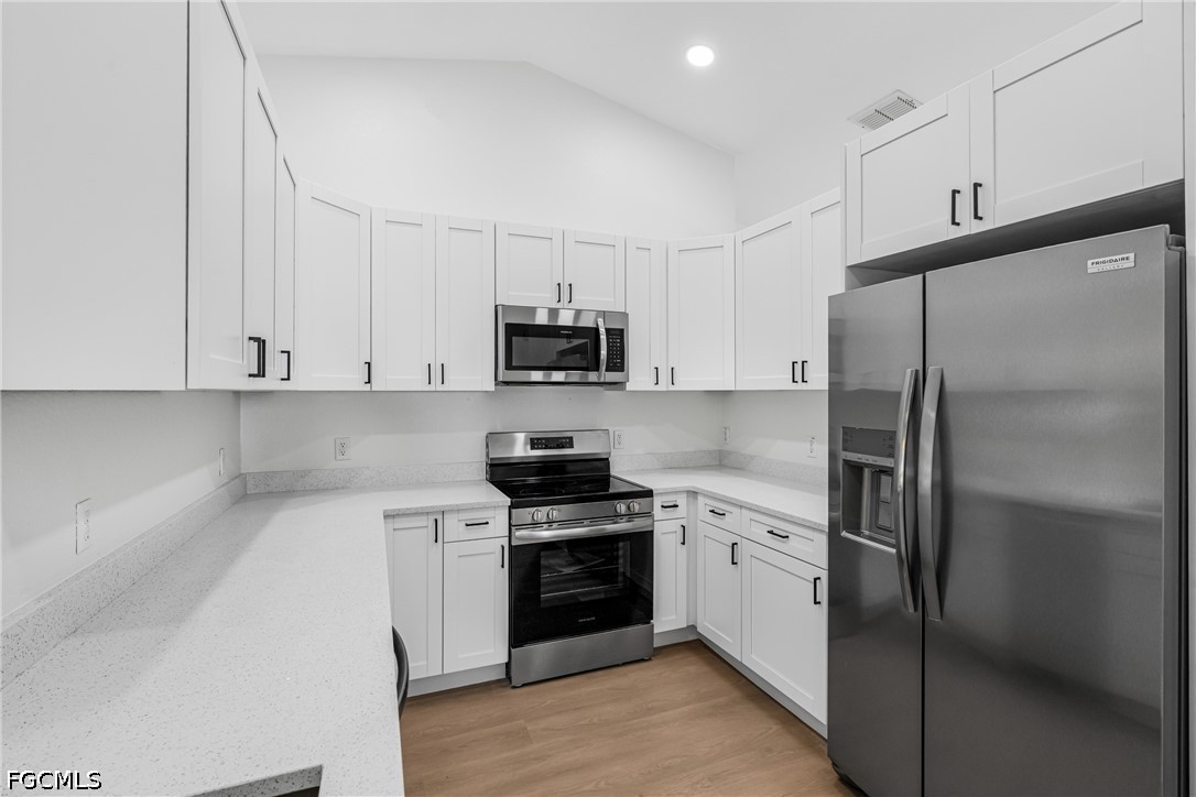 323 10th, Cape Coral, FL 33993