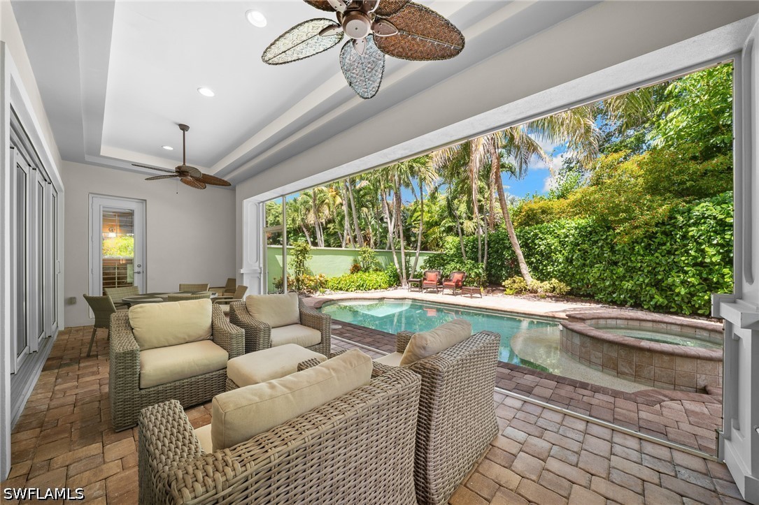 529 Fairway, Naples, FL 34103