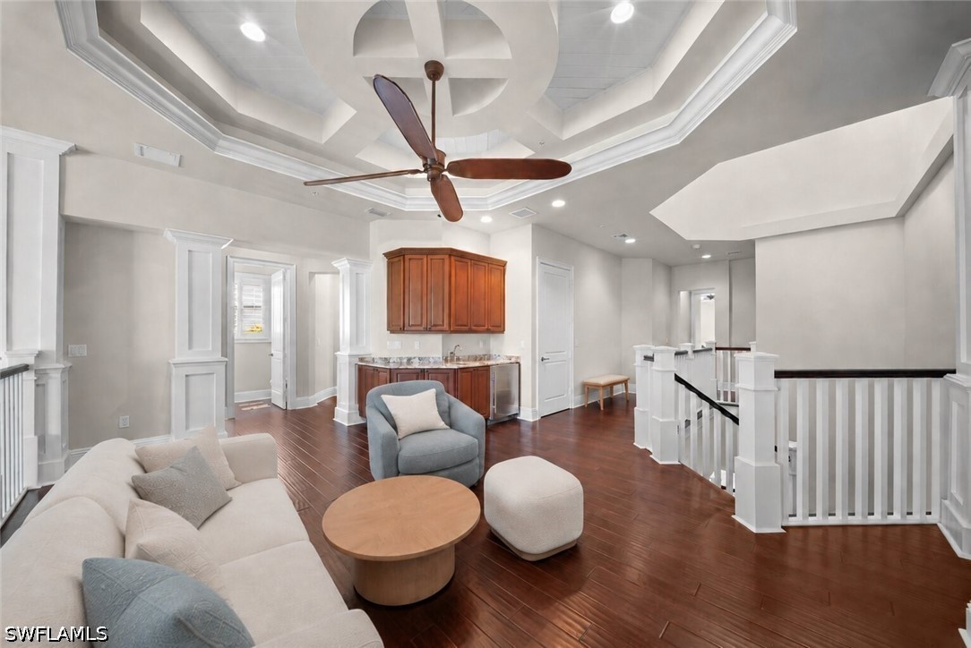 529 Fairway, Naples, FL 34103