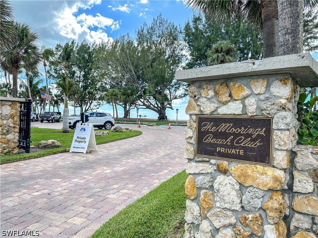 529 Fairway, Naples, FL 34103