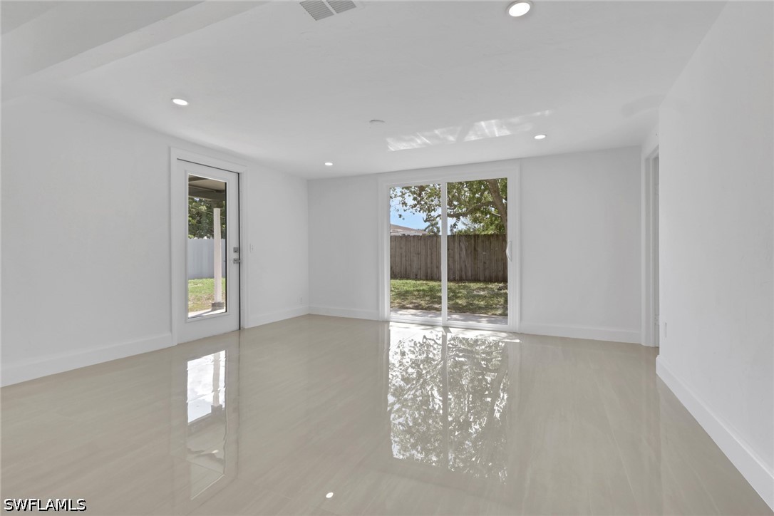 2181 52nd, Naples, FL 34116