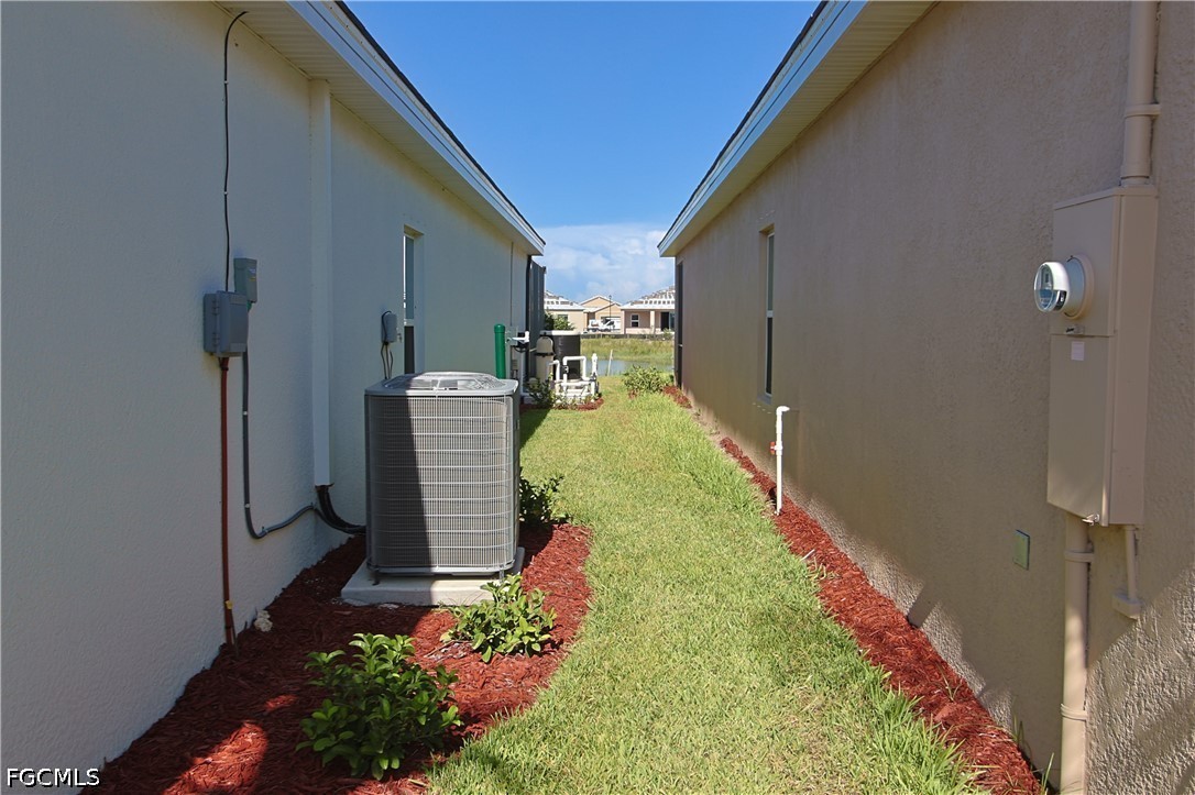 3947 Coneflower, Alva, FL 33920