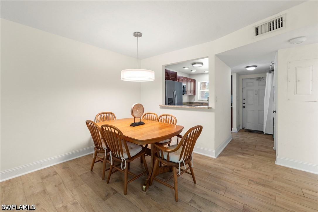 DiningArea