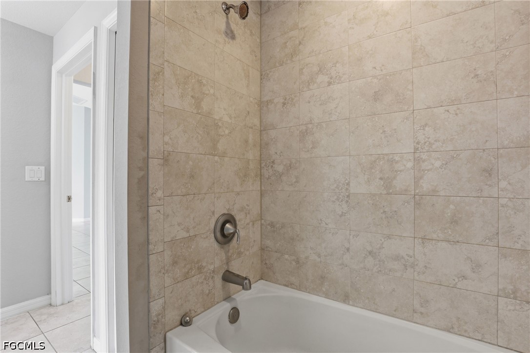 1736 1st, Cape Coral, FL 33909