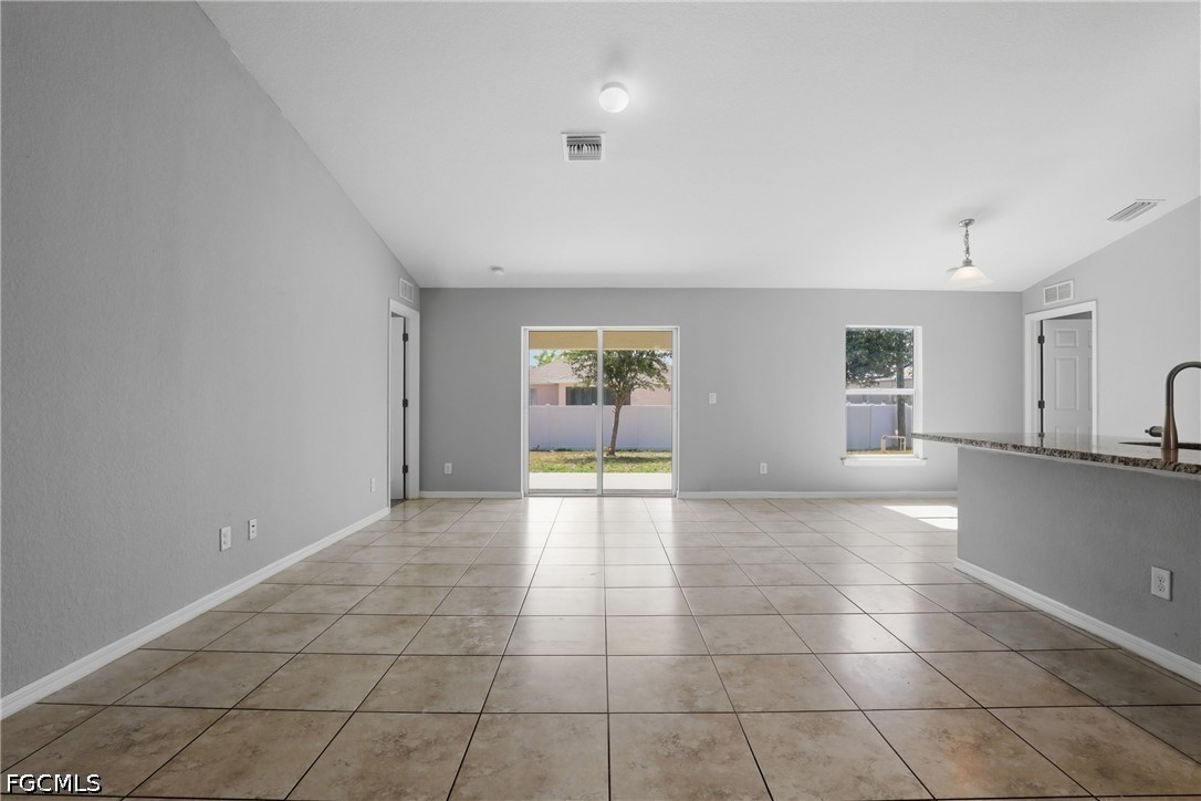 1736 1st, Cape Coral, FL 33909