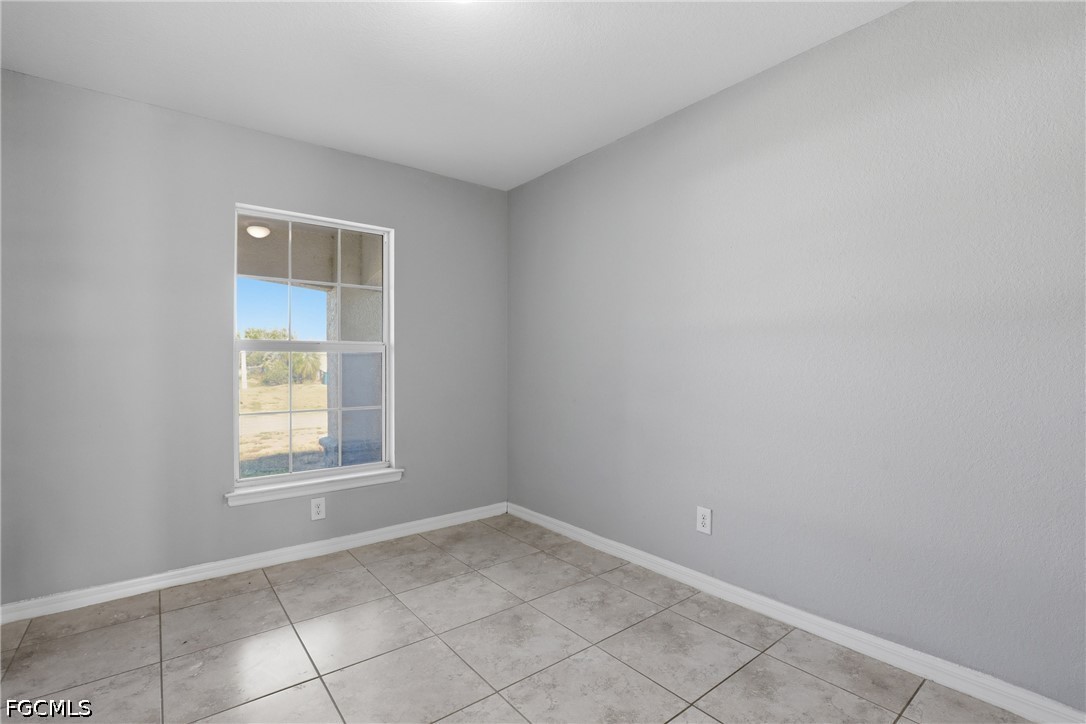 1736 1st, Cape Coral, FL 33909