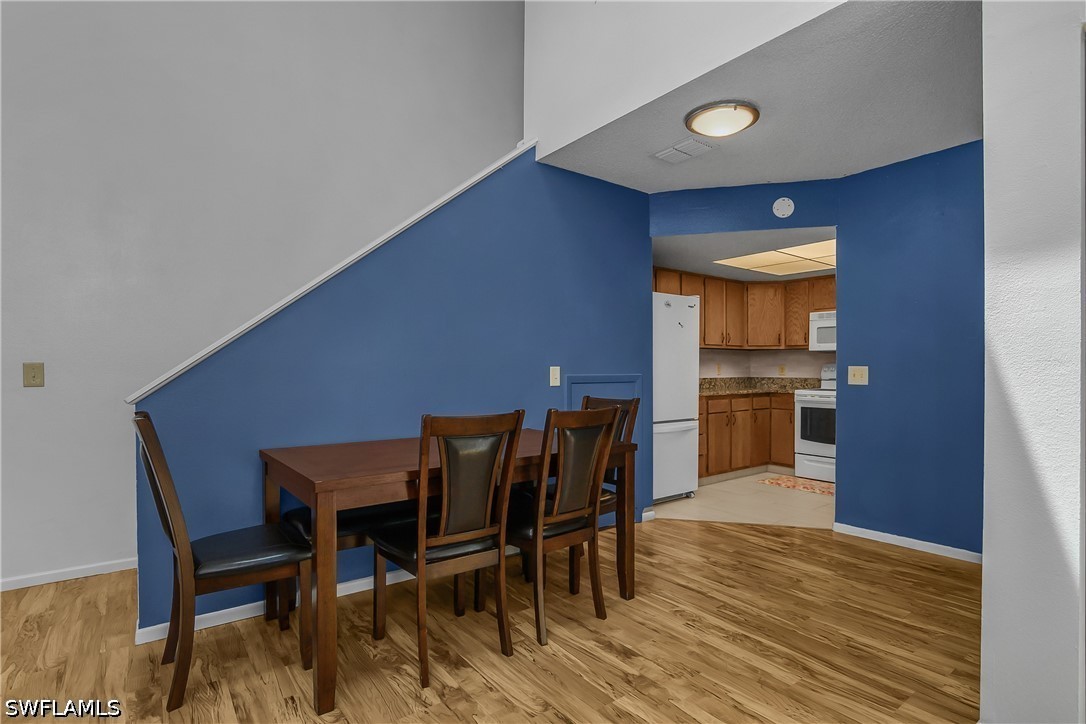 DiningArea