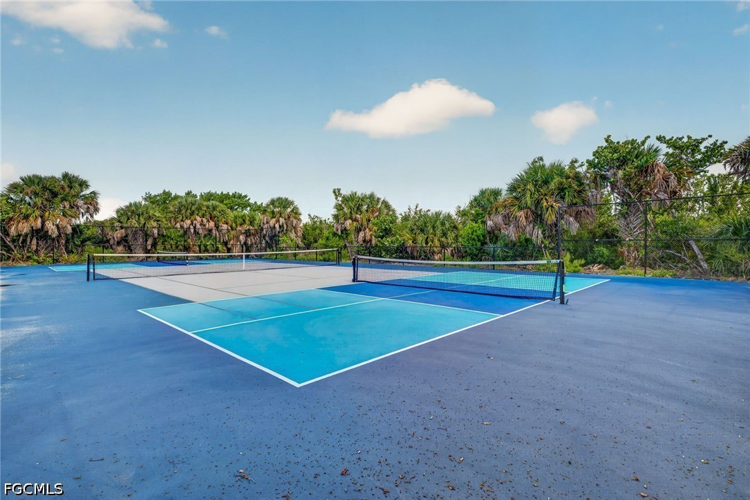 2840 Gulf Unit 4, Sanibel, FL 33957