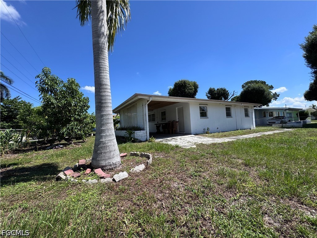 3735 Kelly, Fort Myers, FL 33901